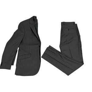 Reaction Kenneth Cole 2 piece suit light gray 2 button blazer and slacks 42L 35W